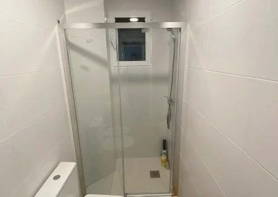 Fotos
  Mamparas de ducha instalaciones reales Varobath 19