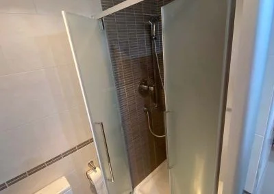 Fotos
  Mamparas de ducha instalaciones reales Varobath 21