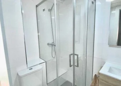 Fotos
  Mamparas de ducha instalaciones reales Varobath 35