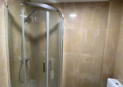Fotos
  Mamparas de ducha instalaciones reales Varobath 37
