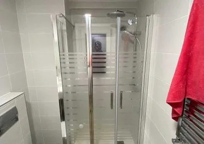 Fotos
  Mamparas de ducha instalaciones reales Varobath 43