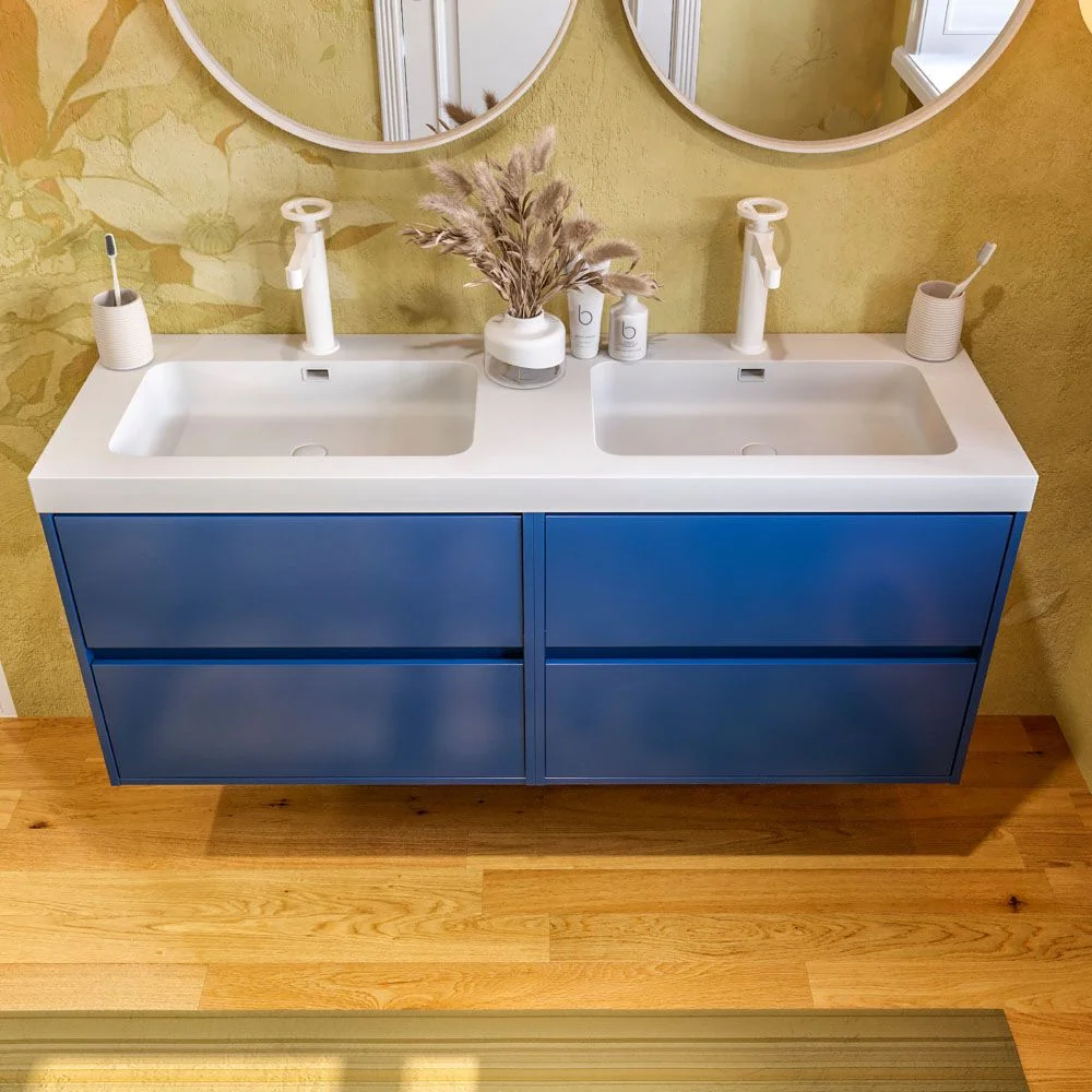 Mueble
de baño suspendido 120 cm 4 cajones CARMEN con lavabo doble 2 senos resina
acabado AZUL COBALTO