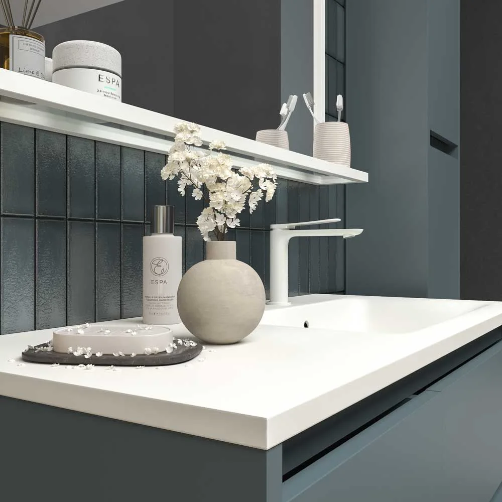 Mueble
de baño suspendido 2 cajones / 1 puerta CLAIRE con lavabo Solid Surface GRIS
AZULADO